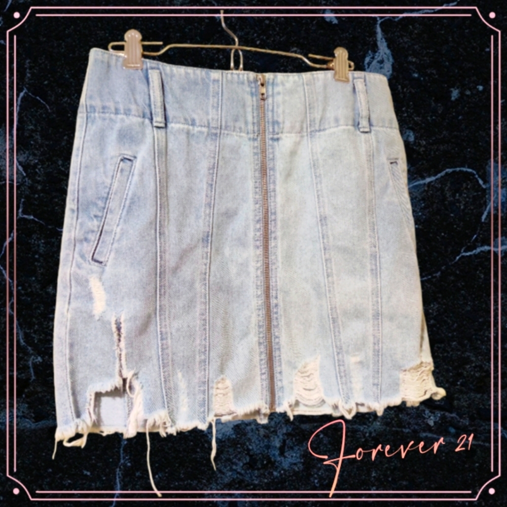 🗺️ Forever 21 Distressed Denim Blue Jean Mini Skirt, Size 28, Full Zipper, VGUC